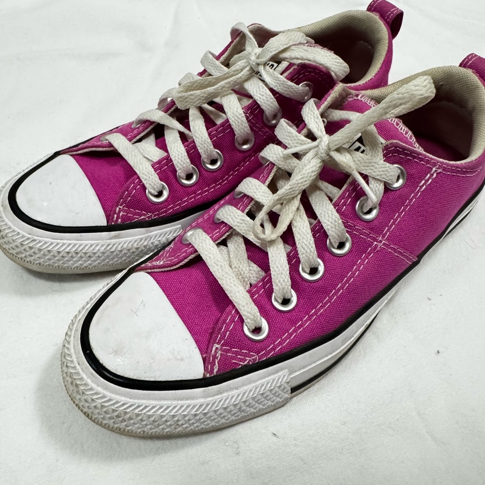 Converse - Picture 2 of 6